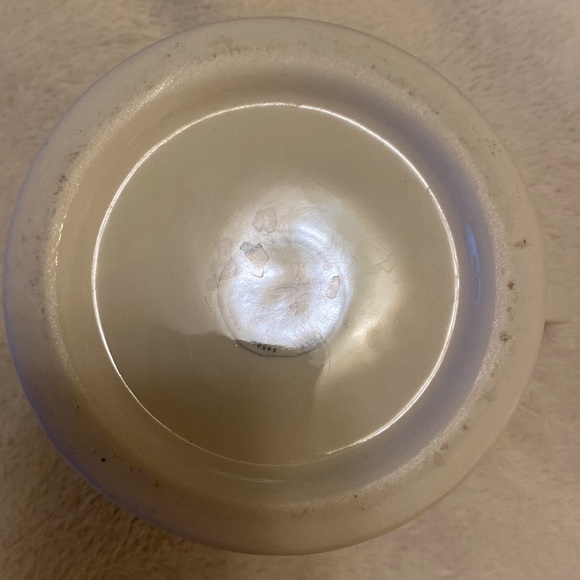 Black and white decorative mug with the capital letter N stamped on the bottom - Picture 9 of 12